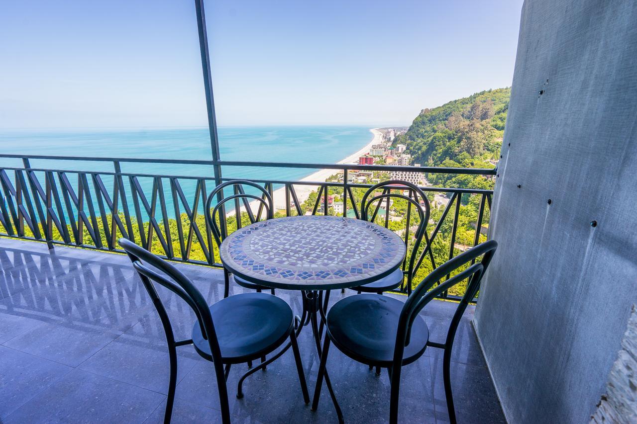 Aniva The Hotel Batumi Luaran gambar