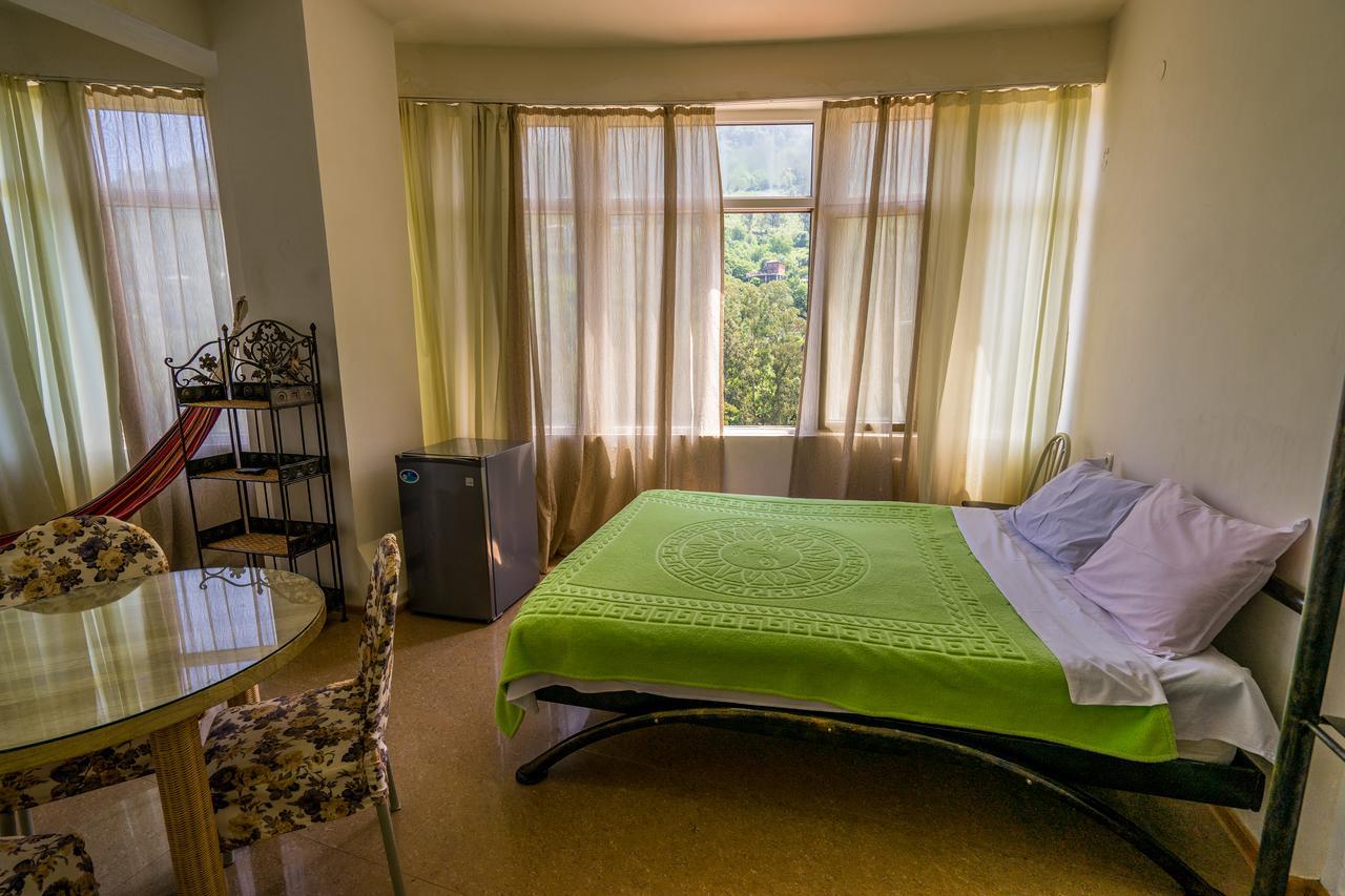 Aniva The Hotel Batumi Luaran gambar