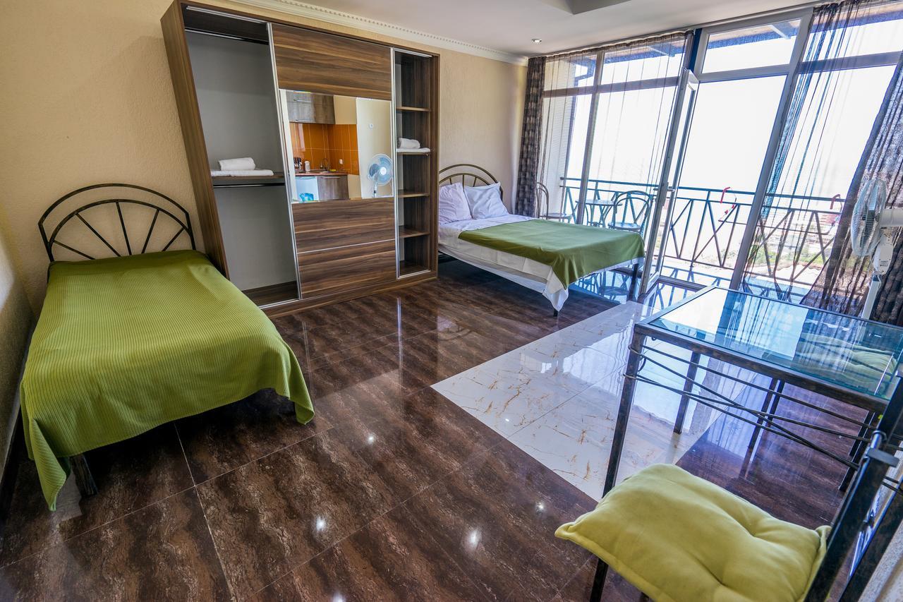 Aniva The Hotel Batumi Luaran gambar