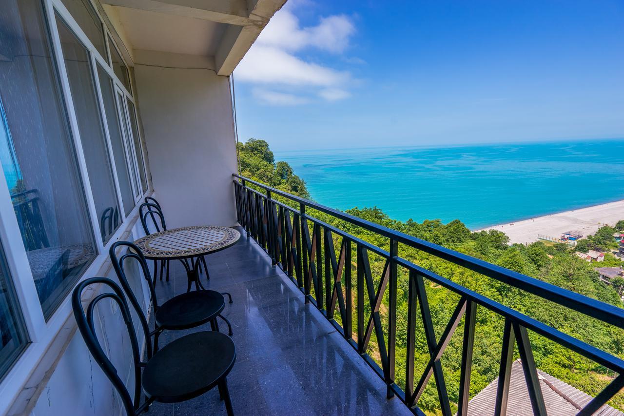 Aniva The Hotel Batumi Luaran gambar