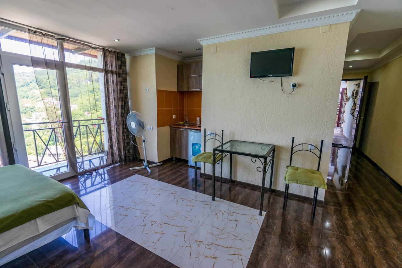 Aniva The Hotel Batumi Luaran gambar