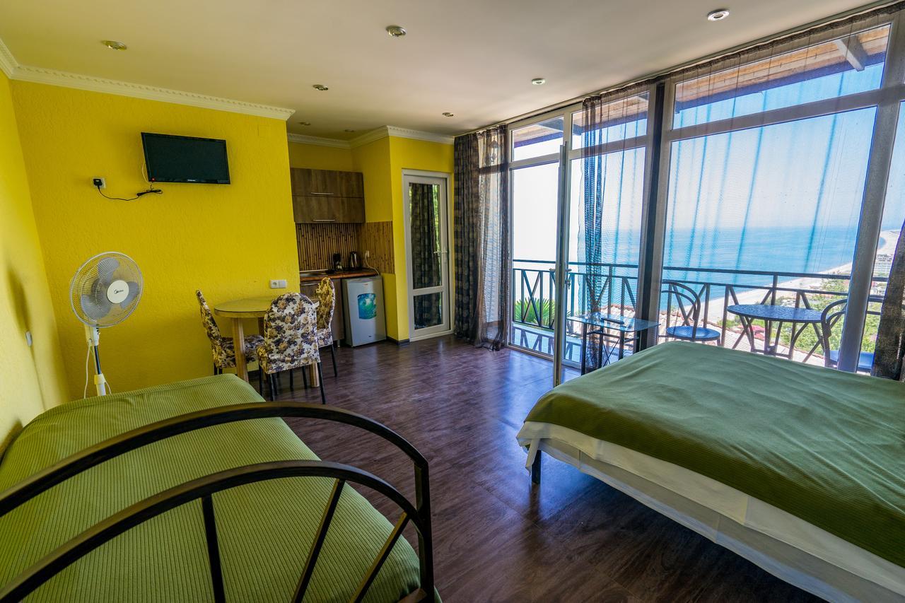 Aniva The Hotel Batumi Luaran gambar