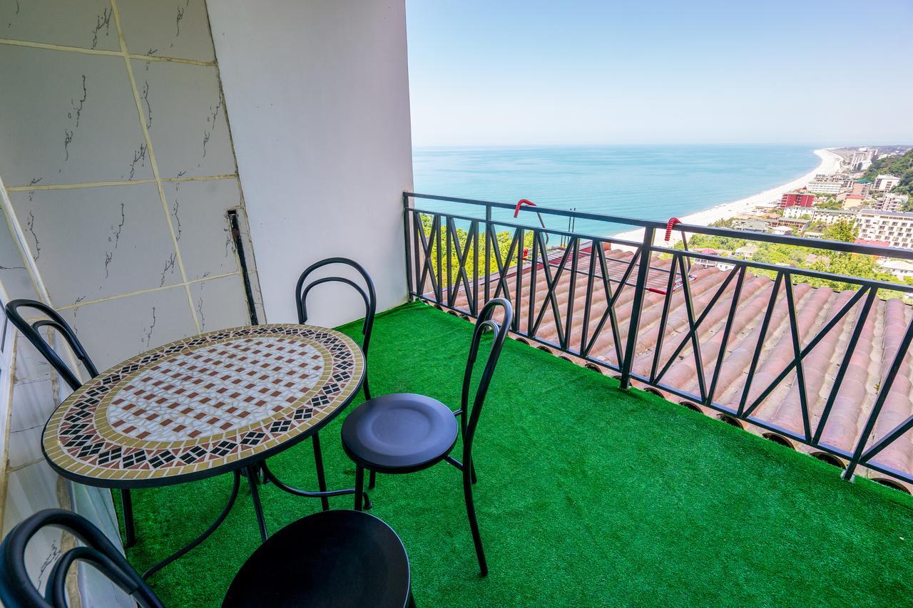 Aniva The Hotel Batumi Luaran gambar